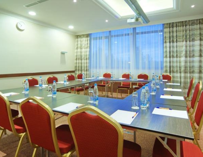 Переговорные комнаты «Моне» и «Ренуар» - Отель Mistral Hotel & SPA / Мистраль СПА