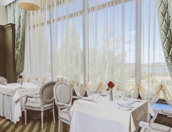 Зал брассери «La Croisette» - Отель Mistral Hotel & SPA / Мистраль СПА