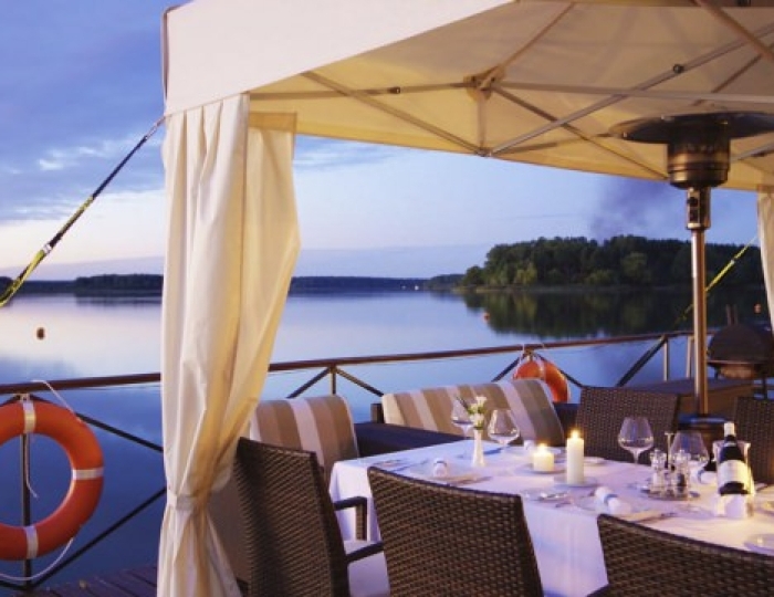 Шатер на понтоне - Отель Mistral Hotel & SPA / Мистраль СПА